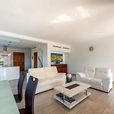 فندق Mathilda With Pool Close To 3*